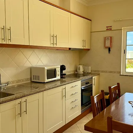 Casa Laranjal Apartment *