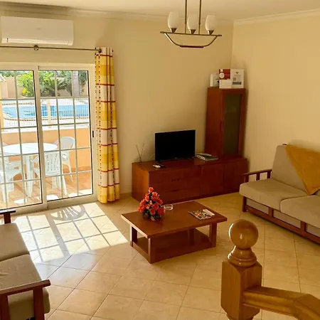 Casa Laranjal *