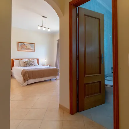 Casa Laranjal 公寓 *