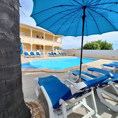 Casa Laranjal דירה *